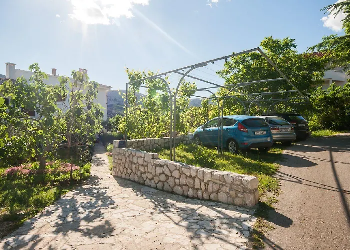 Nur 250 Meter Bis Zur Kristallklaren Adria Baška